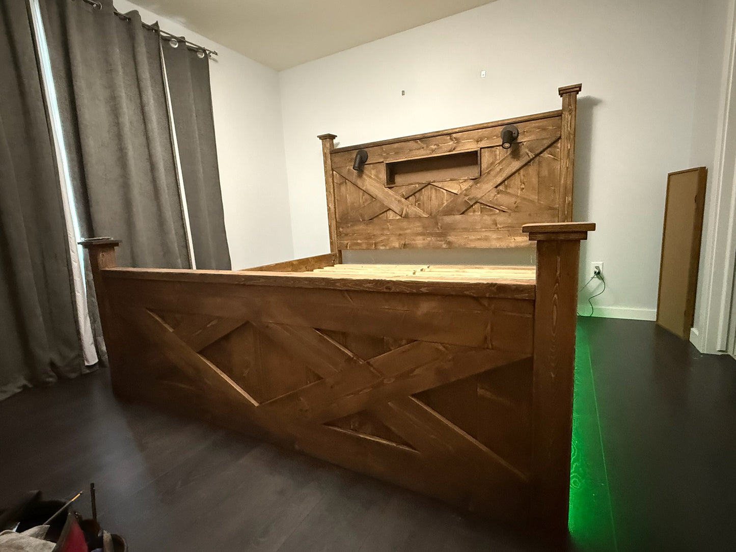 Custom Heritage “X” Poster Bed frame